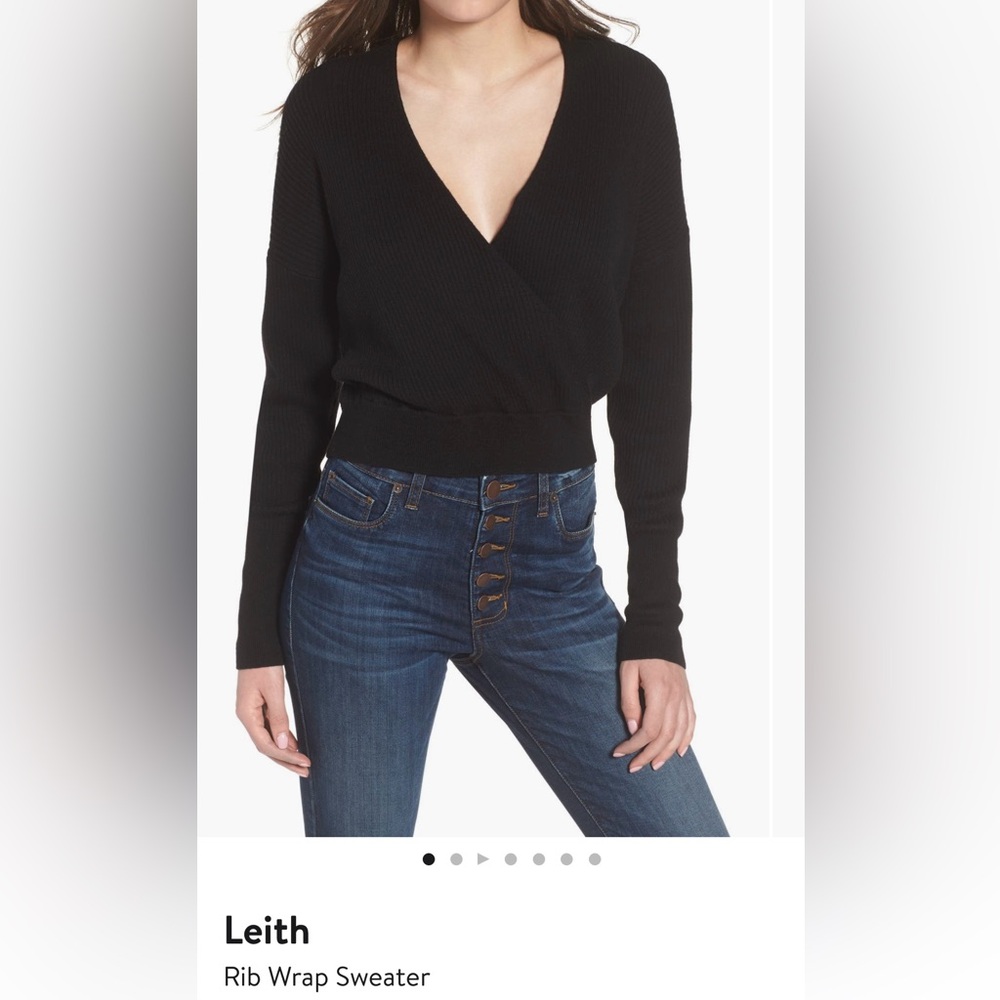 Cute sweater! Never been worn.